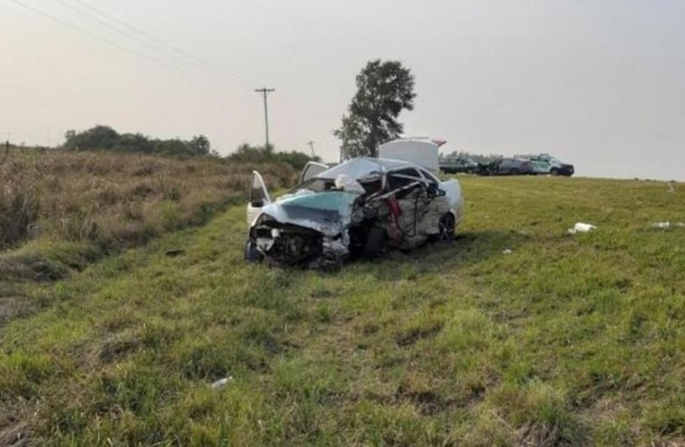 Dos muertos en un choque en Corrientes, donde resultaron heridos dos alumnos y otro docente, todos de Misiones
