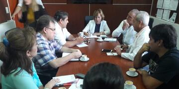 Los médicos estatales no descartan ir al paro por los salarios