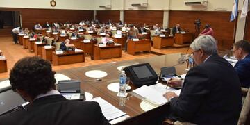 El vicegobernador Carlos Haquim presidió la quinta sesión ordinaria del año de la Legislatura de la Provincia\u002E