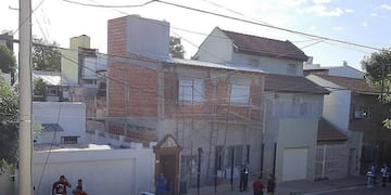 Matan a un hombre de una puñalada durante una entradera en Saavedra\u002E (TN)