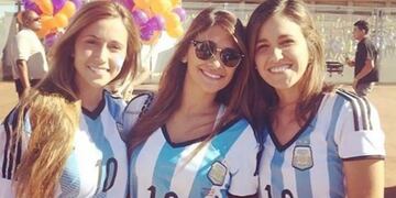 Antonela Roccuzzo junto a su familia\u002E (Intagram)