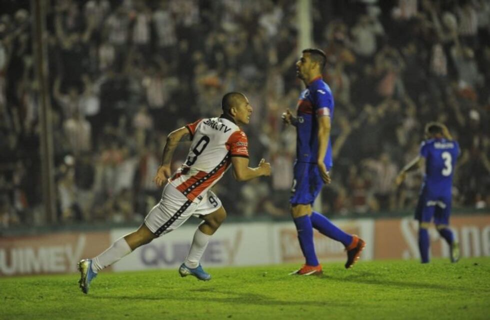 ¡Jugadón de Erpen! Así fue el gol de Germán Estigarribia ante Tigre