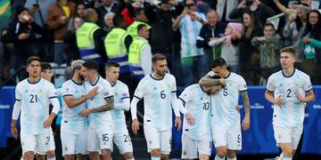 Soccer Football - Copa America Brazil 2019 - Third Place Play Off - Argentina v Chile - Arena Corinthians, Sao Paulo, Brazil - July 6, 2019 Argentina's Sergio Aguero celebrates scoring their first goal with team mates REUTERS/Luisa Gonzalez