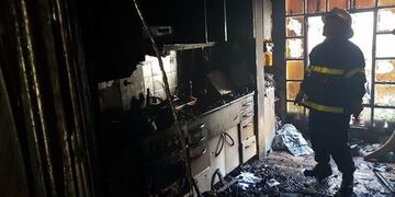 Una abuela resultó herida tras incendiarse su vivienda