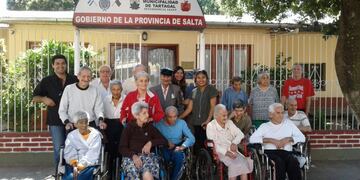 Los 19 abuelos del hogar de Tartagal le ganaron al coronavirus (Facebook Hogar de Ancianos Padre Pedro M\u002E Borghini)