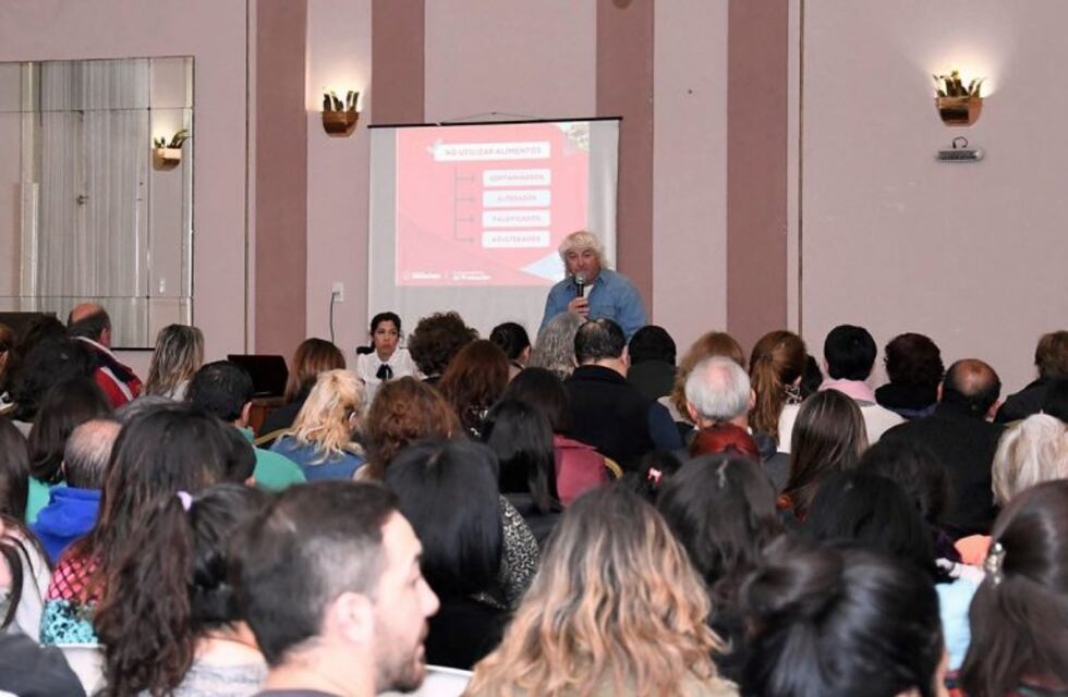 Gran concurrencia en la segunda clase del "Curso de Alimentos"