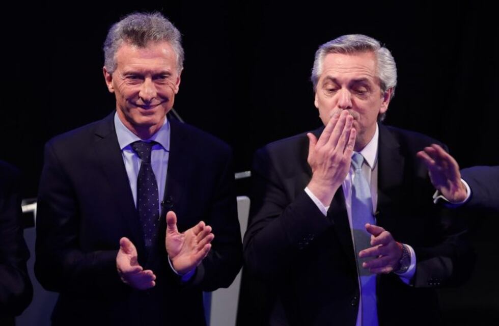 Por primera vez, Alberto Fernández tiene una peor imagen ante la opinión pública que Mauricio Macri