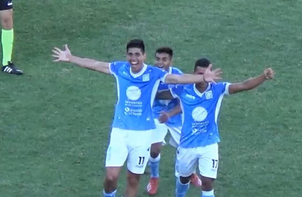 Sepúlveda, goleador de Estudiantes: "El árbitro no me quiso dar la pelota, me la regaló el presidente"