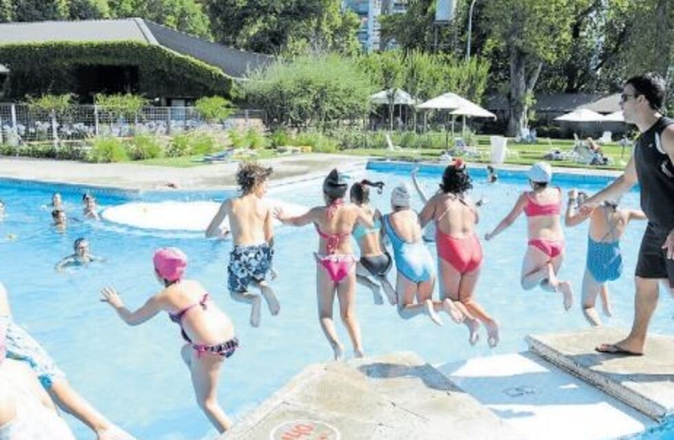 Colonias de verano: cuáles son las afecciones más comunes y consejos para prevenirlas