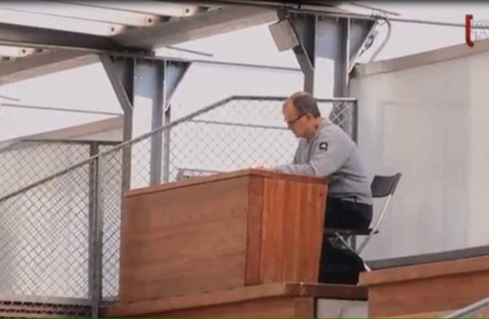 ¡Cosa de Locos! Bielsa dirige los entrenamientos del Lille desde un escritorio