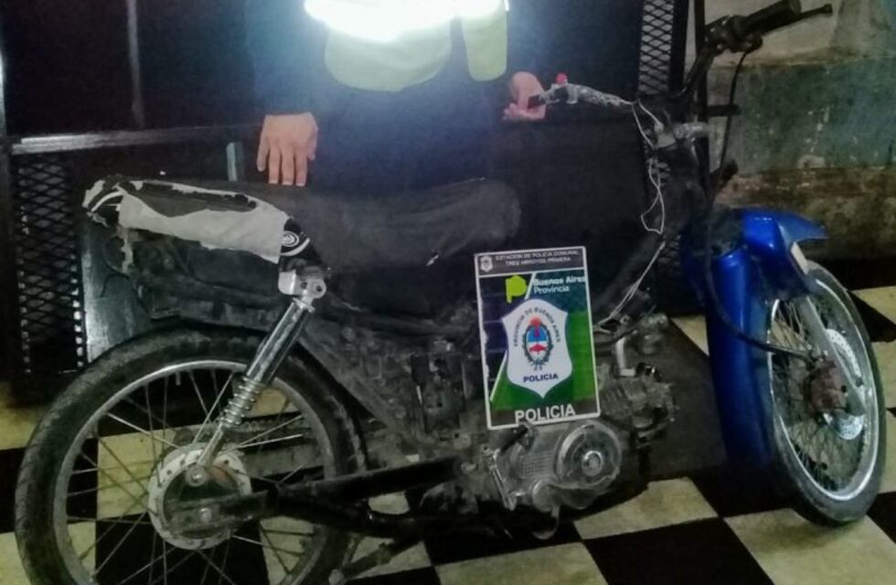 Un menor aprehendido por robo, una moto secuestrada y una inspección a un comercio en distintos operativos policiales.