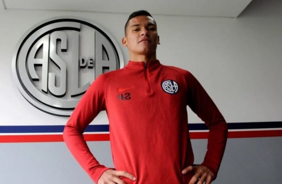 Preocupación en San Lorenzo: Andrés Herrera sufrió una fractura tras una patada de Ángel Romero