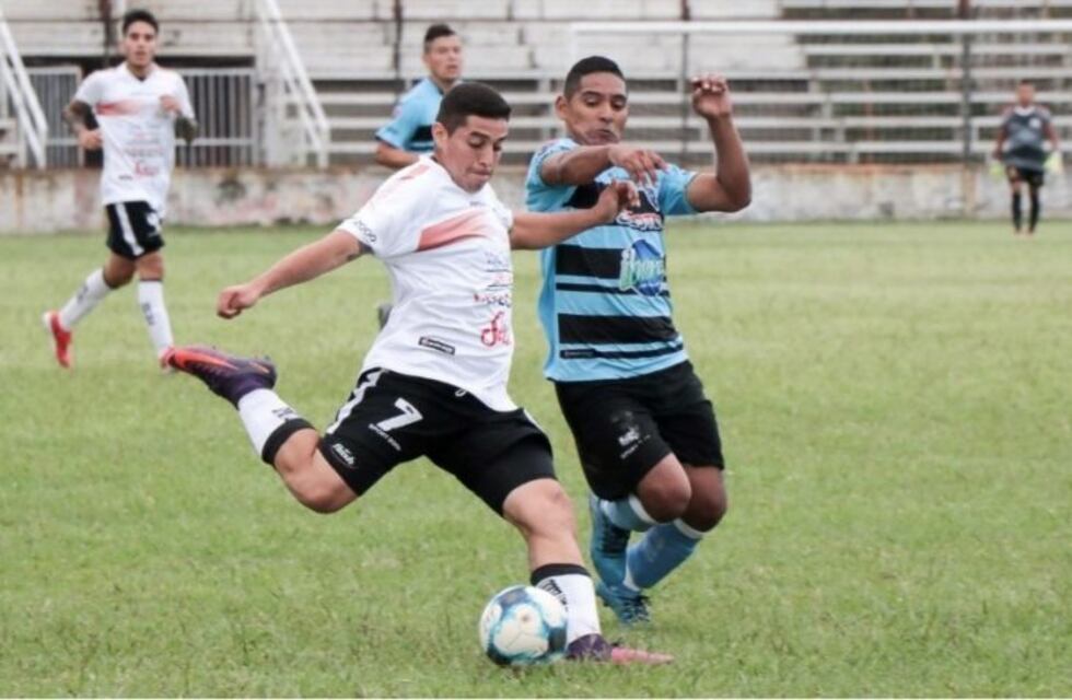 Domingo de fútbol en familia, con "merengues" y "piratas" en Palpalá