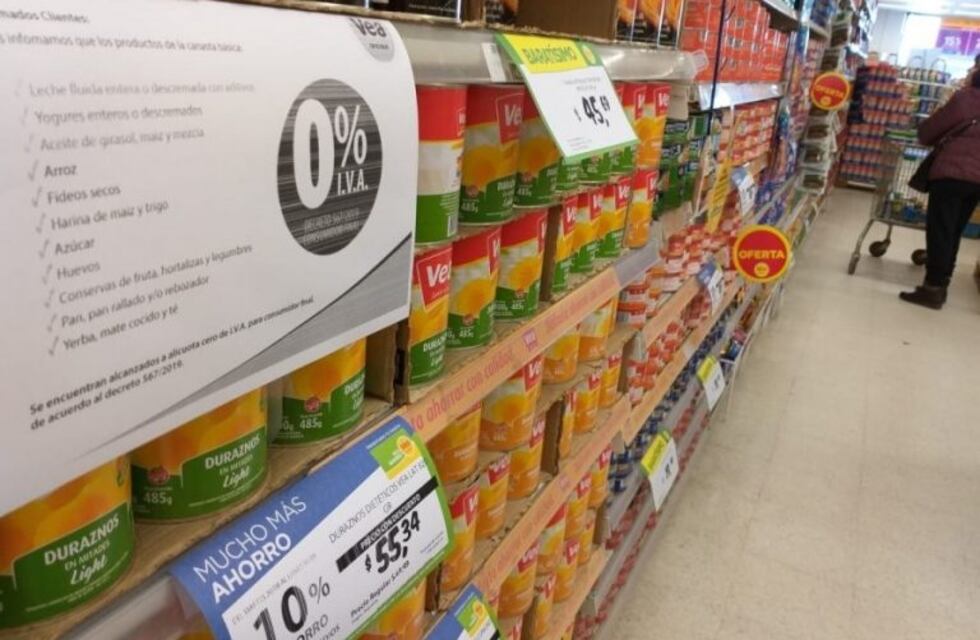 Aseguran que los supermercados puntanos aplican la quita del IVA