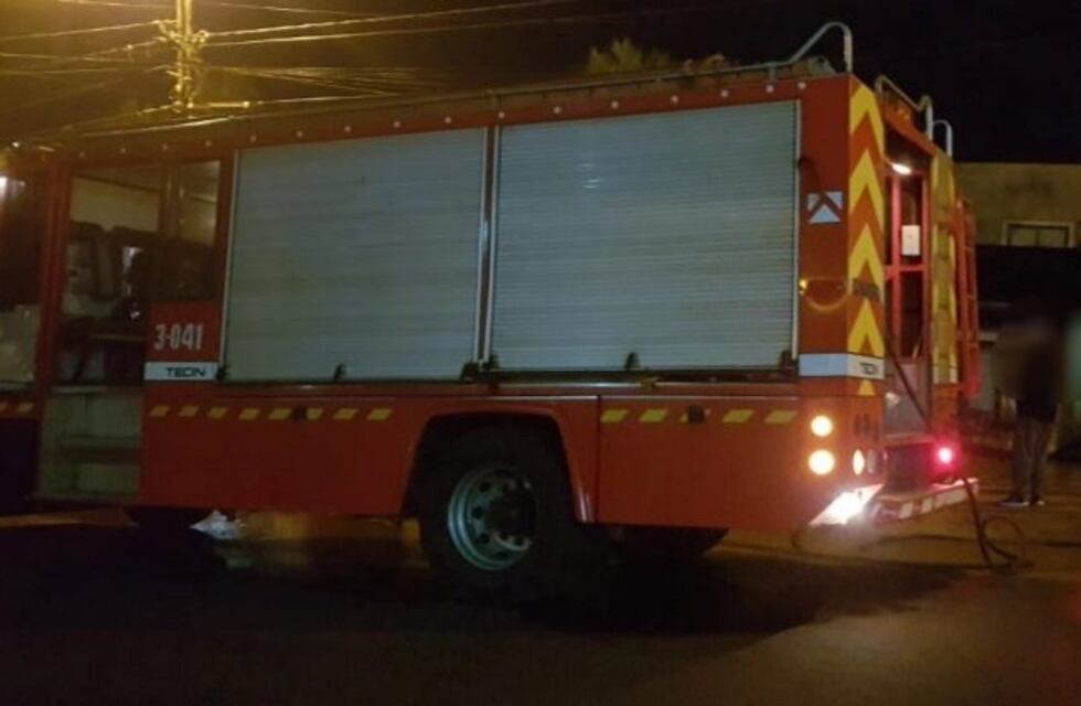 Bomberos controlaron el incendio de una vivienda de Oberá
