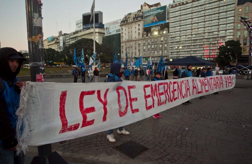 Con cortes y ollas populares, organizaciones sociales reclaman por la ley de emergencia alimentaria