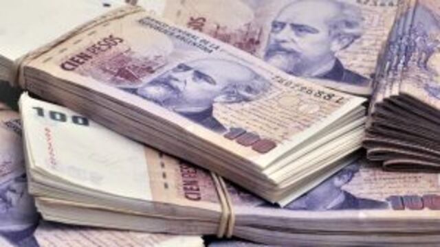 Nuevas denuncias de ancianos estafados por entregar a desconocidos billetes de cien pesos
