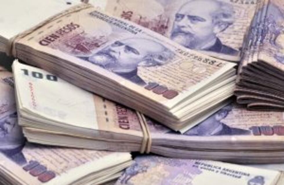 Nuevas denuncias de ancianos estafados por entregar a desconocidos billetes de cien pesos
