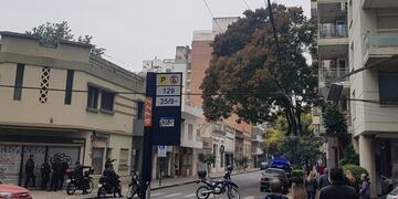 La Brigada Motorizada estuvo vigilando la esquina al mediodía\u002E (@hueso_fv)