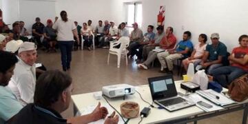 El INTA y el INYM realizan el Programa de Asistencia a Pequeños Productores en Dos de Mayo\u002E