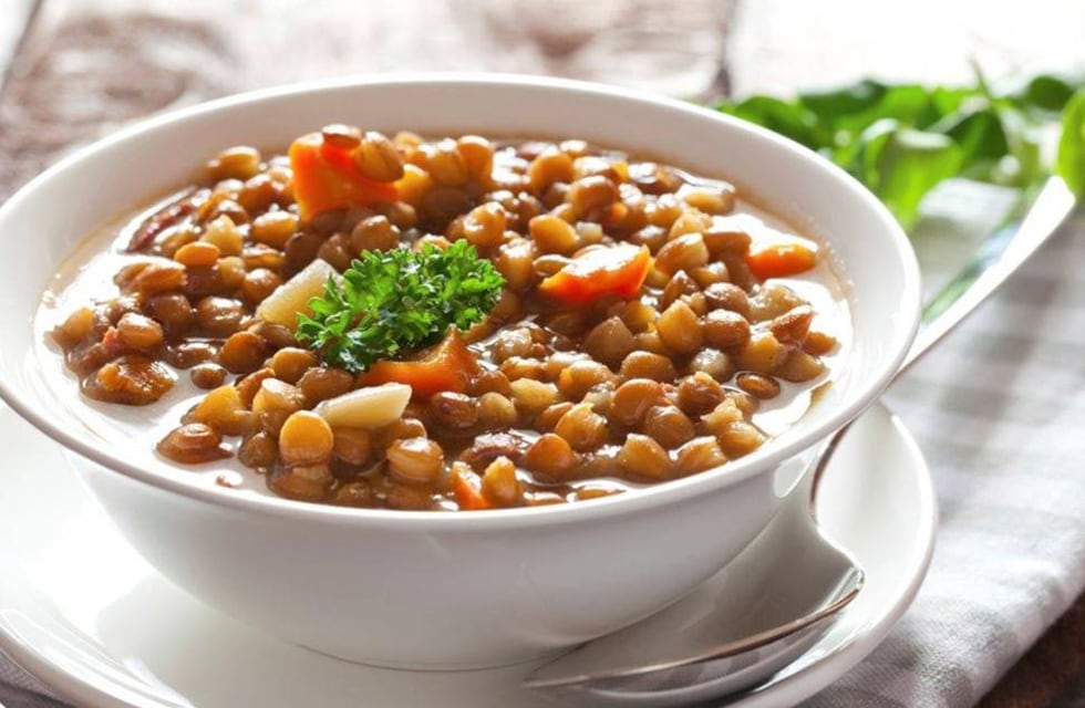 Cómo hacer un delicioso guiso de lentejas en menos de 1 hora: la receta ideal para el invierno