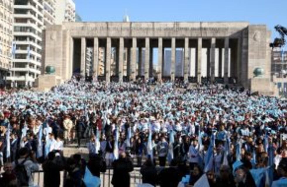 Presentarán un proyecto para que el Día de la Bandera sea un feriado inamovible en Santa Fe