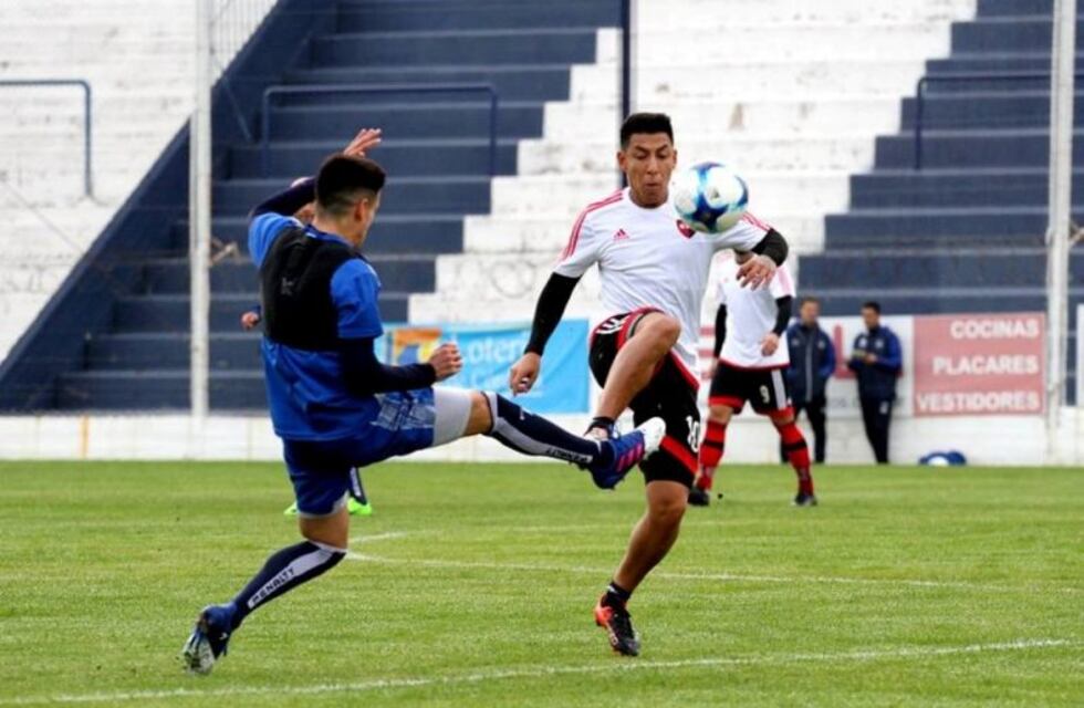 Brian Sarmiento confirmó su lesión y sostuvo que quiere llegar "diez puntos" al debut de Newell's