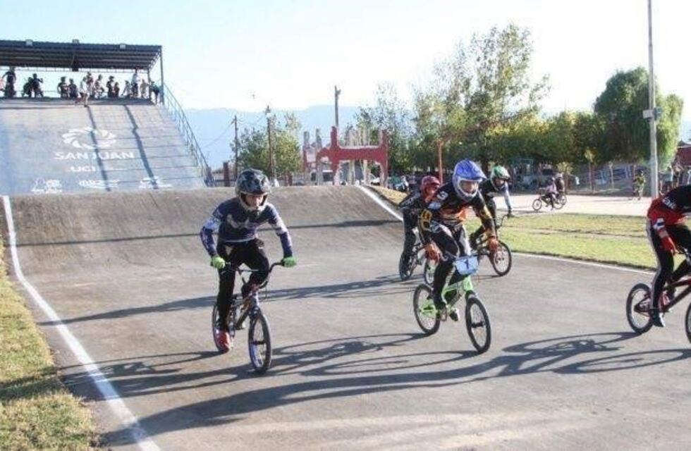 BMX: buena actuación riojana en la pista de Rawson