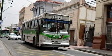 Las empresas tienen hasta el jueves a la tarde para depositar el sueldo de los choferes\u002E