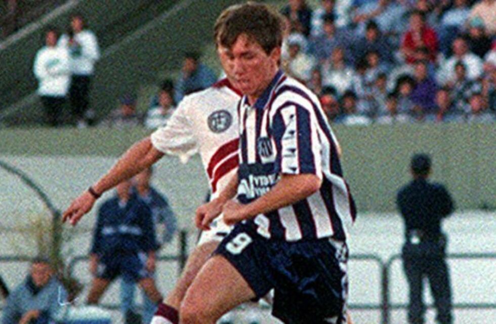 El "Tweety" Carrario, ex goleador de la T, dolido con la muerte de Hugo Guerra