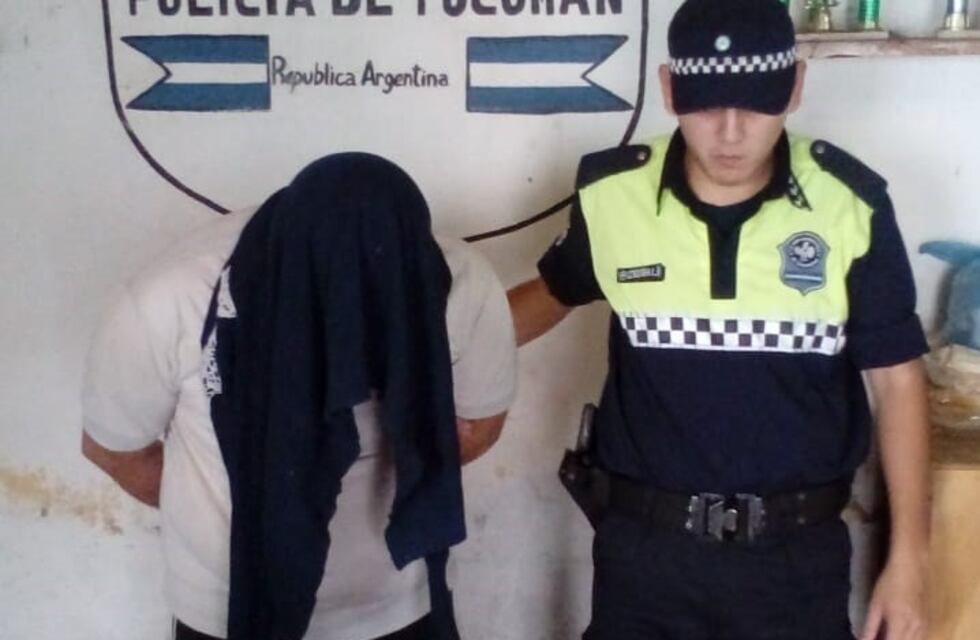 Un hombre fue detenido por agredir con un látigo a su mujer y su hija