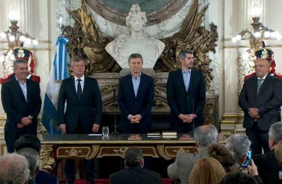 Macri tomó juramento al nuevo titular del Plan Belgrano y abogó por una Argentina "federal"