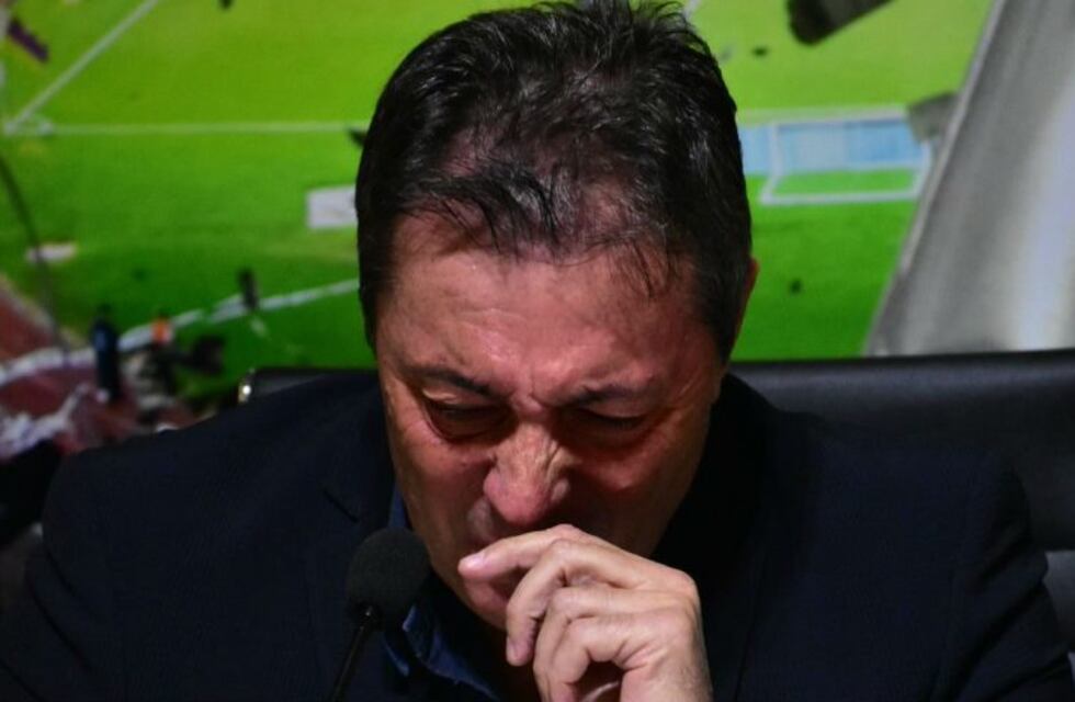 Es oficial: Kudelka dejó de ser el DT de Talleres y lloró en su despedida este viernes