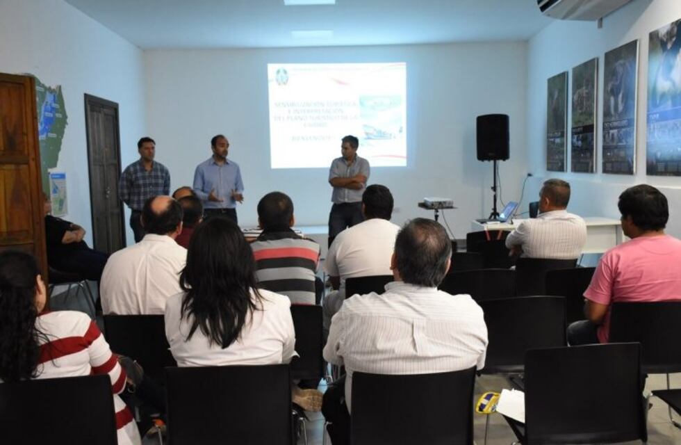 Capacitan a remiseros y taxistas para mejorar el turismo en Corrientes