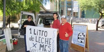 La campaña solidaria busca reunir mil litros de leche\u002E