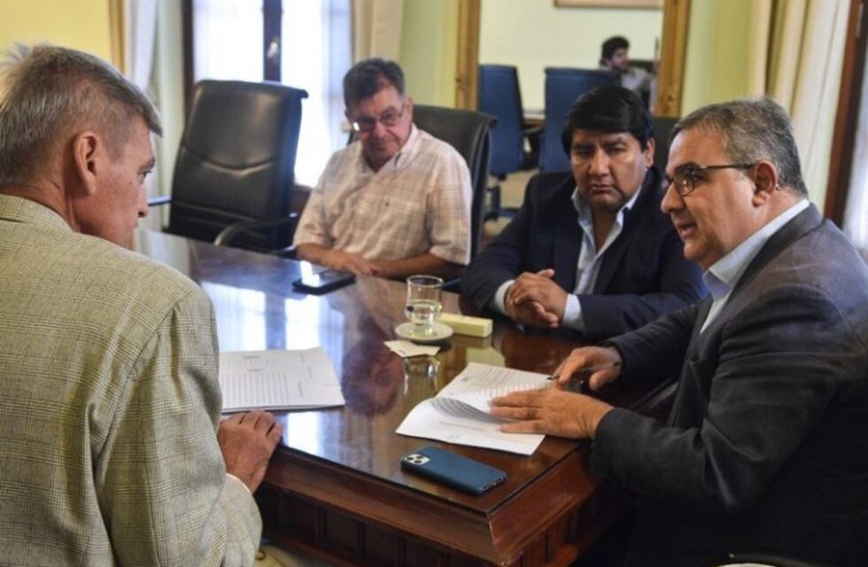 Antofagasta: Jalil anunció obras para terminar la ruta 43 y una nueva hostería