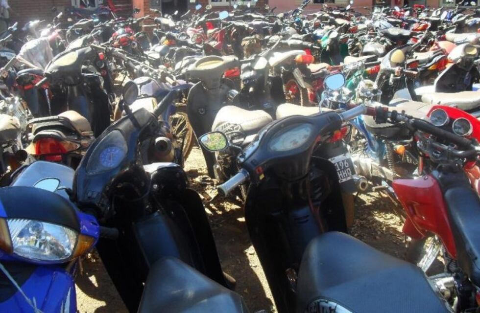 Un empleado de la municipalidad de Iguazú fue detenido por el robo de una moto secuestrada