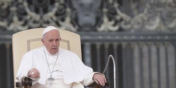 VAT02 CIUDAD DEL VATICANO (VATICANO) 22/03/2017.- El papa Francisco preside la audiencia general de los miu00e9rcoles en la plaza de San Pedro del Vaticano, hoy, 22 de marzo de 2017. EFE/Claudio Peri