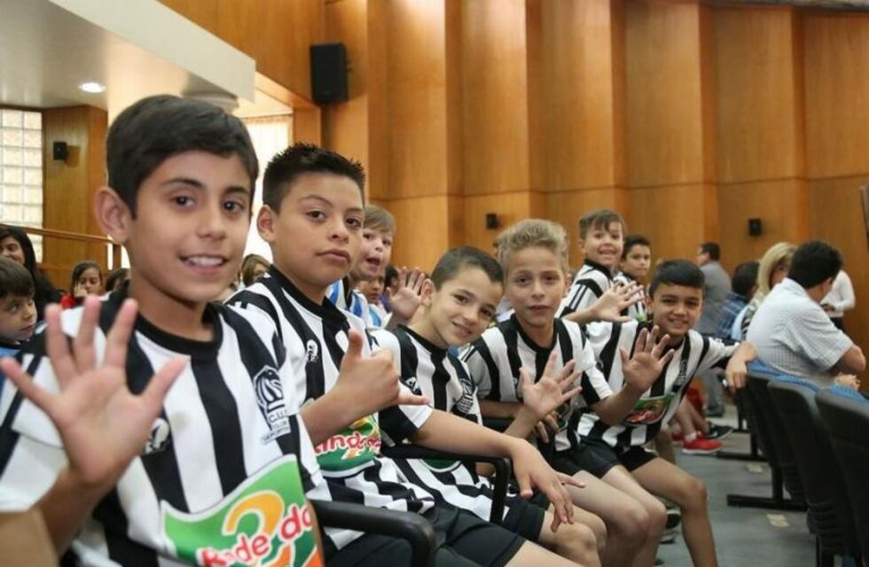 Resucitan los clubes en San Juan: abren el 5 de octubre