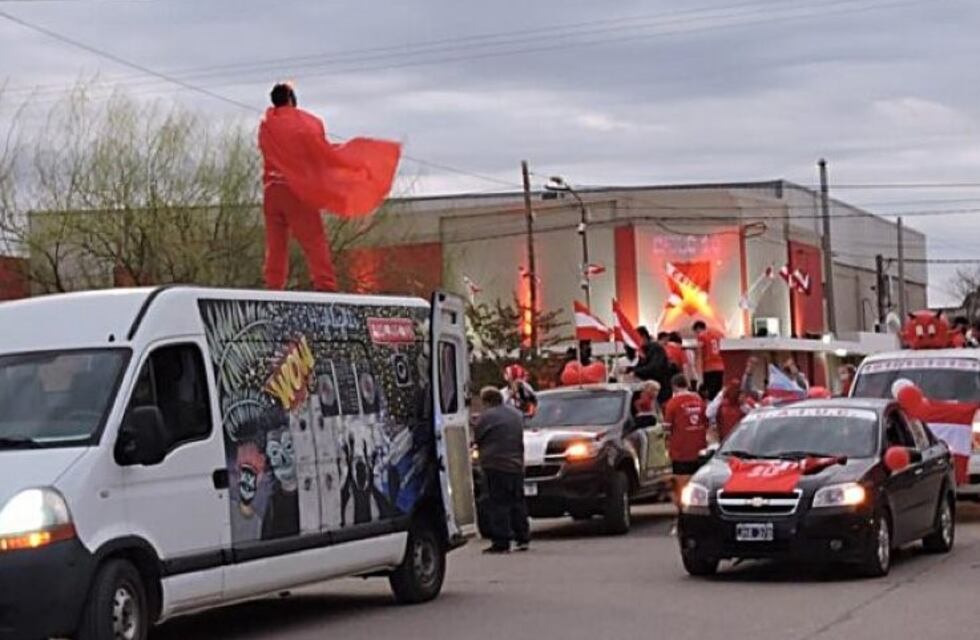 Balnearia: hinchas de Independiente realizaron una caravana y ahora serían multados