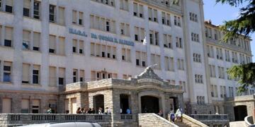 Efectuaron cuatro tiros a un joven paranaense en su propia casa