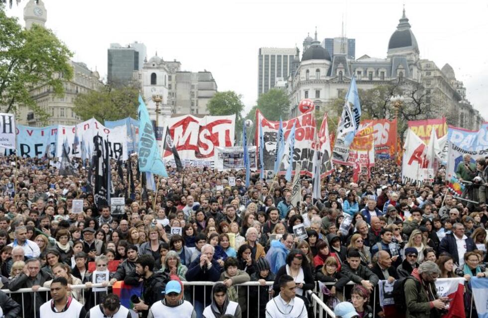 Corridas e incidentes en la desconcentración de la marcha por Santiago Maldonado
