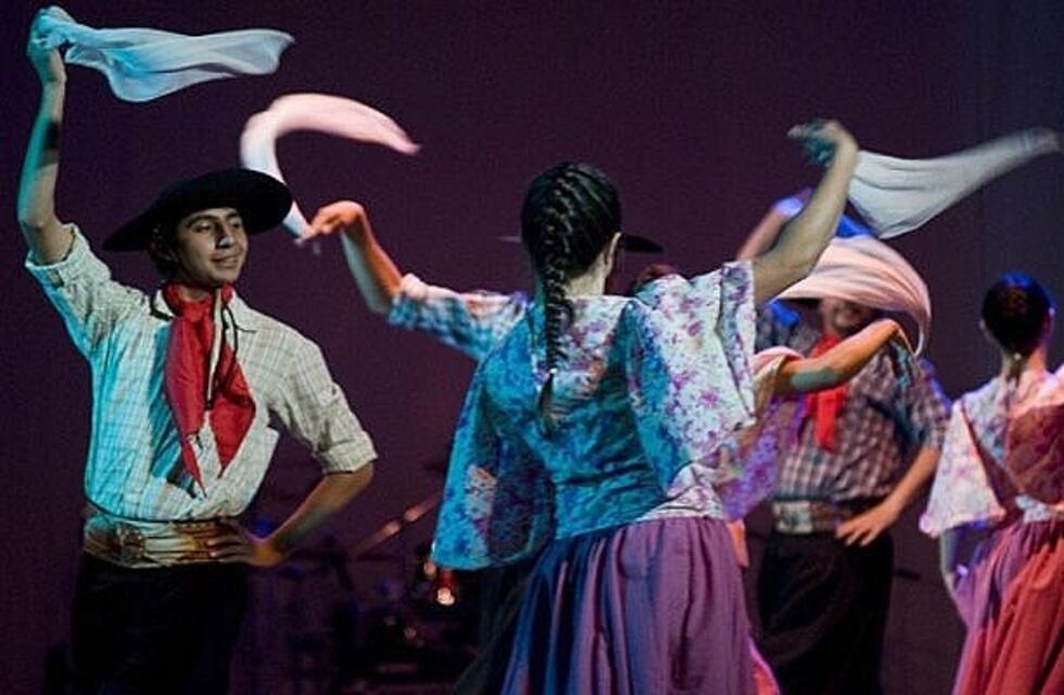 Volver a las raíces: buscan incentivar el folklore en las escuelas mendocinas