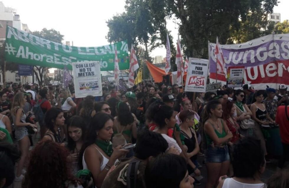 Día de Acción Verde por el Derecho al Aborto: se llevó a cabo el Pañuelazo en Córdoba
