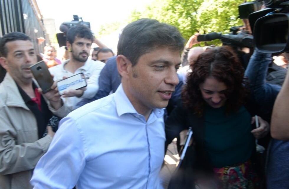 Axel Kicillof recibió a intendentes de la oposición para apurar la suba de impuestos en la Provincia