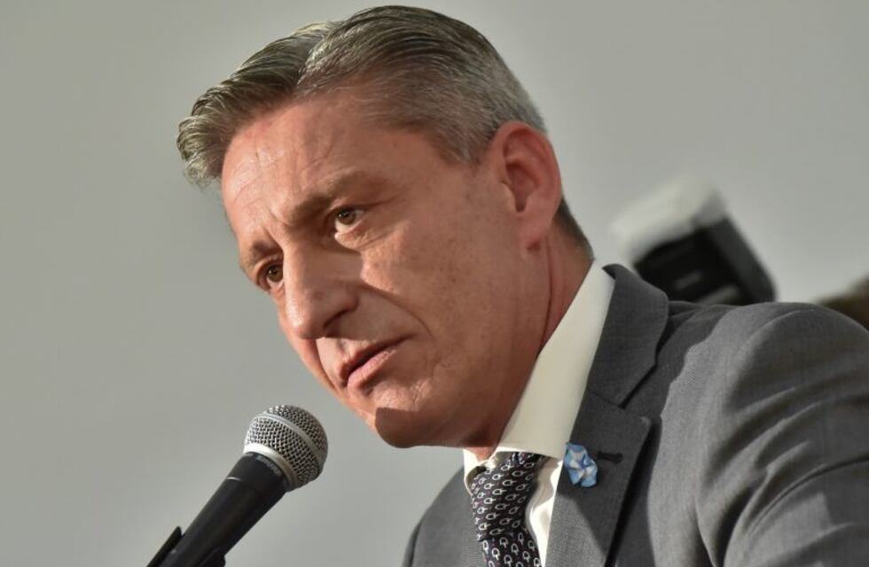 Arcioni: El paro docente toma de rehenes a los chicos y sus familias