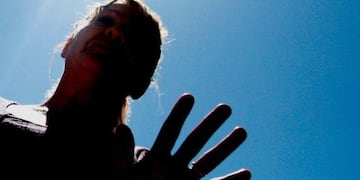 Tiene un hijo ciego, su hija sufre de epilepsia, debe dejar el monoambiente por falta de pago y teme vivir en la calle. Imagen ilustrativa.