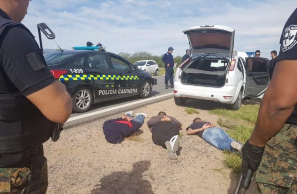 Estafaron, se dieron a la fuga y los agarraron en San Luis