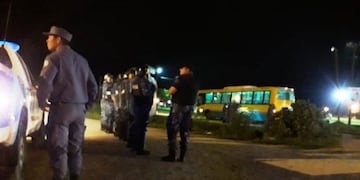 Intentaron linchar al chofer del colectivo e intervino la policía antimotines