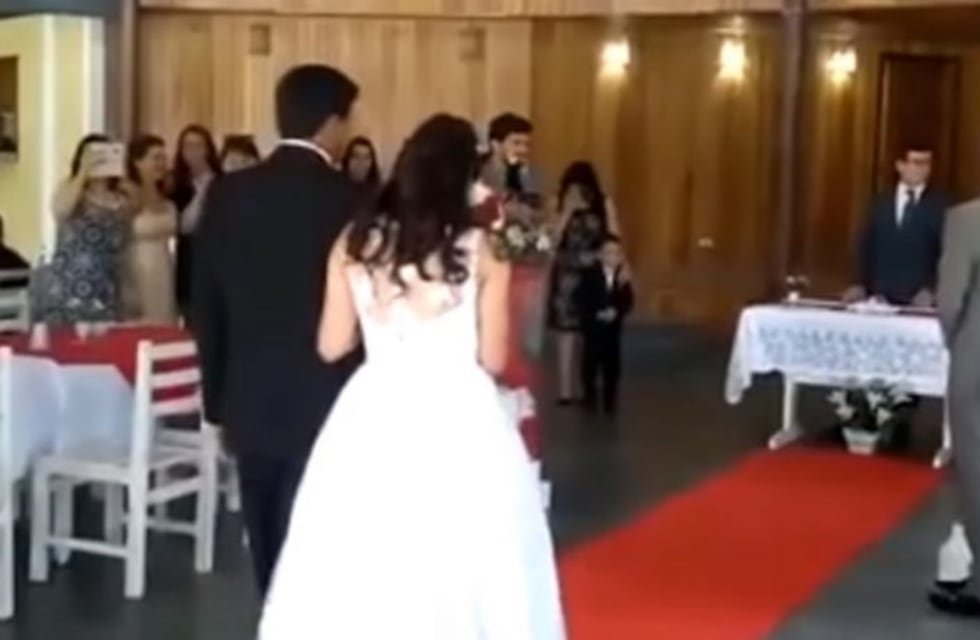 ¡Que incómodo! El "gemido de WhatsApp" arruinó una boda en Brasil